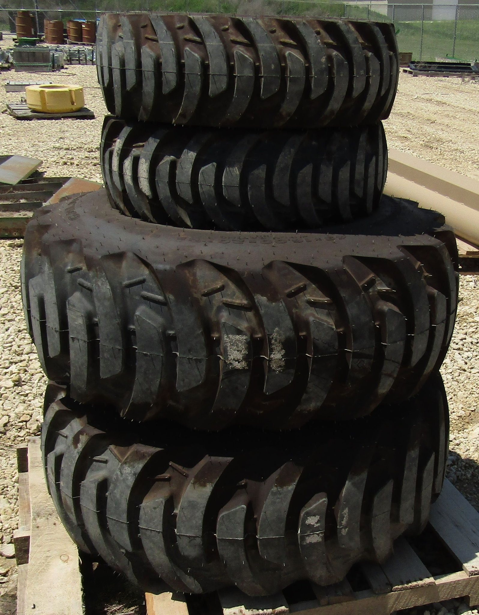 (4) Tires and Wheels Set thumbnail 2