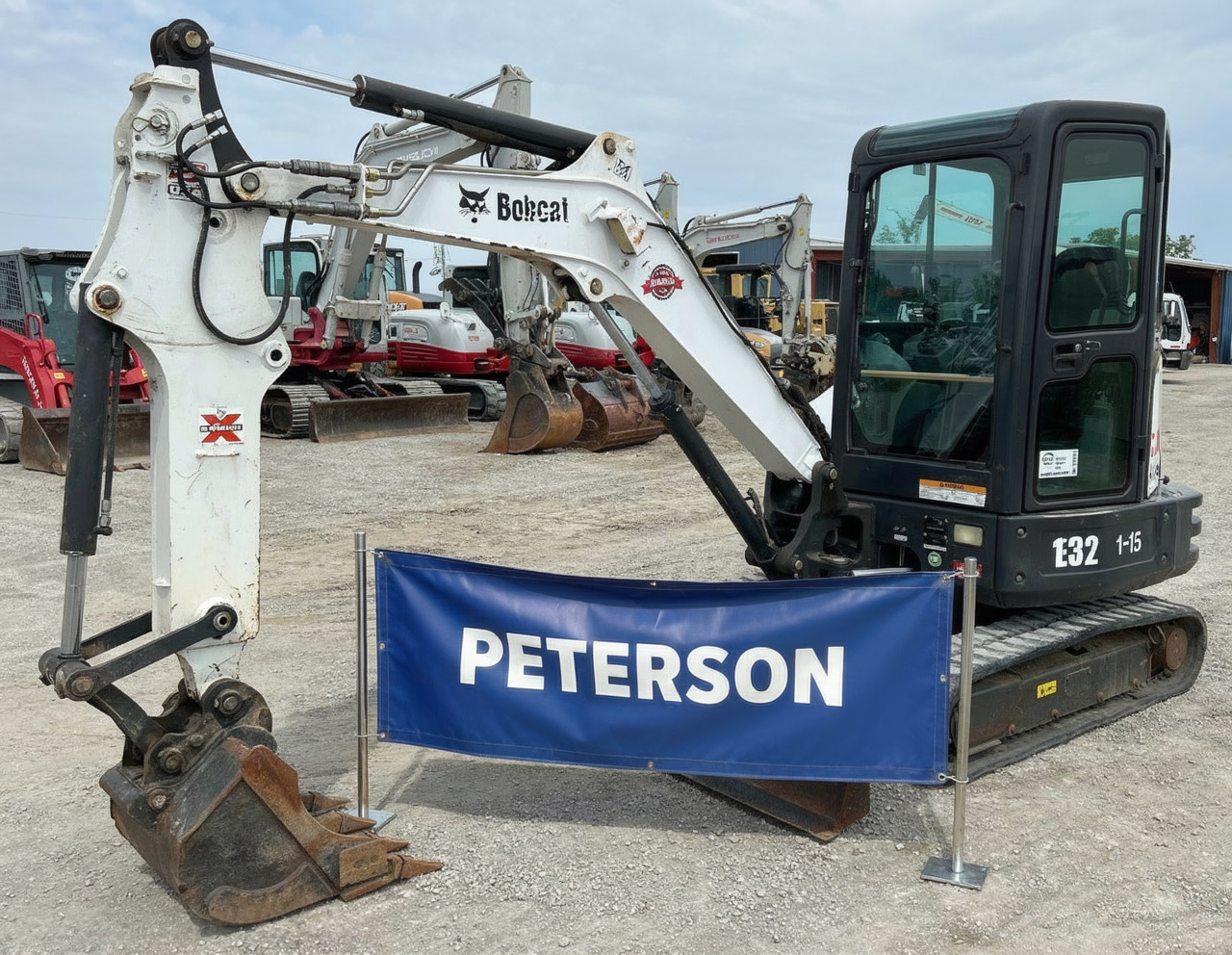 2015 Bobcat E32 Mini Excavator - Image 1