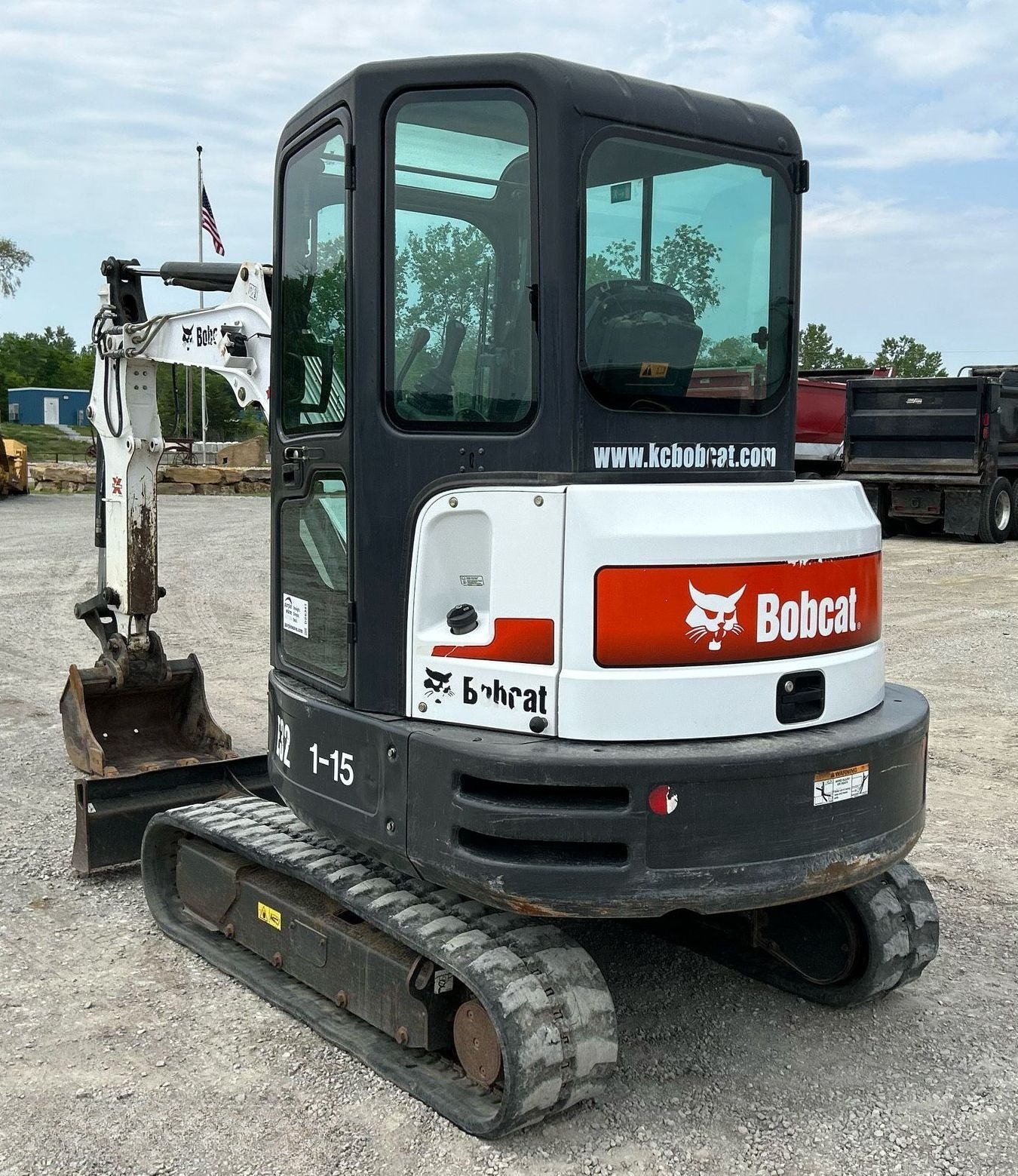 2015 Bobcat E32 Mini Excavator thumbnail 4