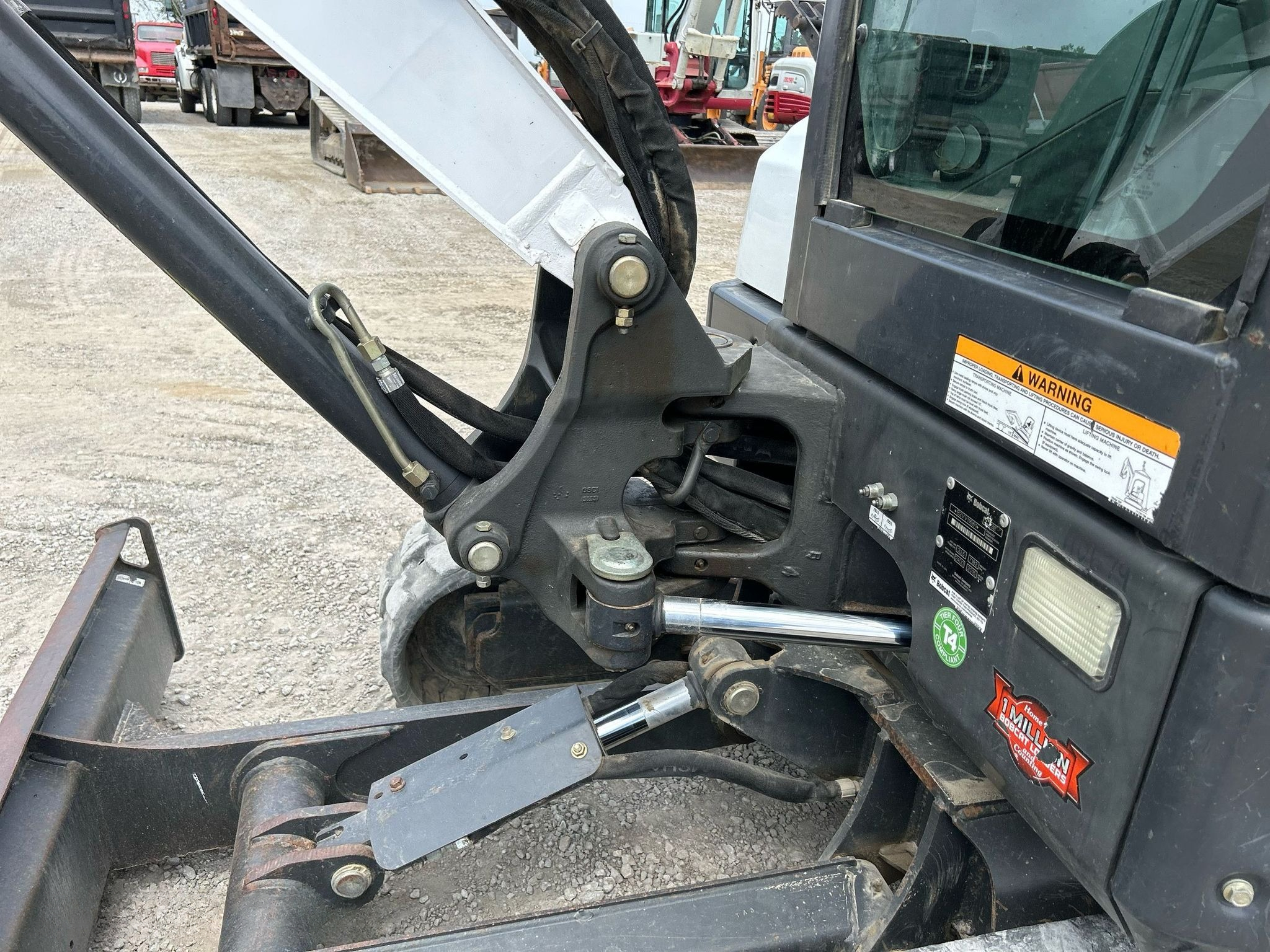 2015 Bobcat E32 Mini Excavator thumbnail 5