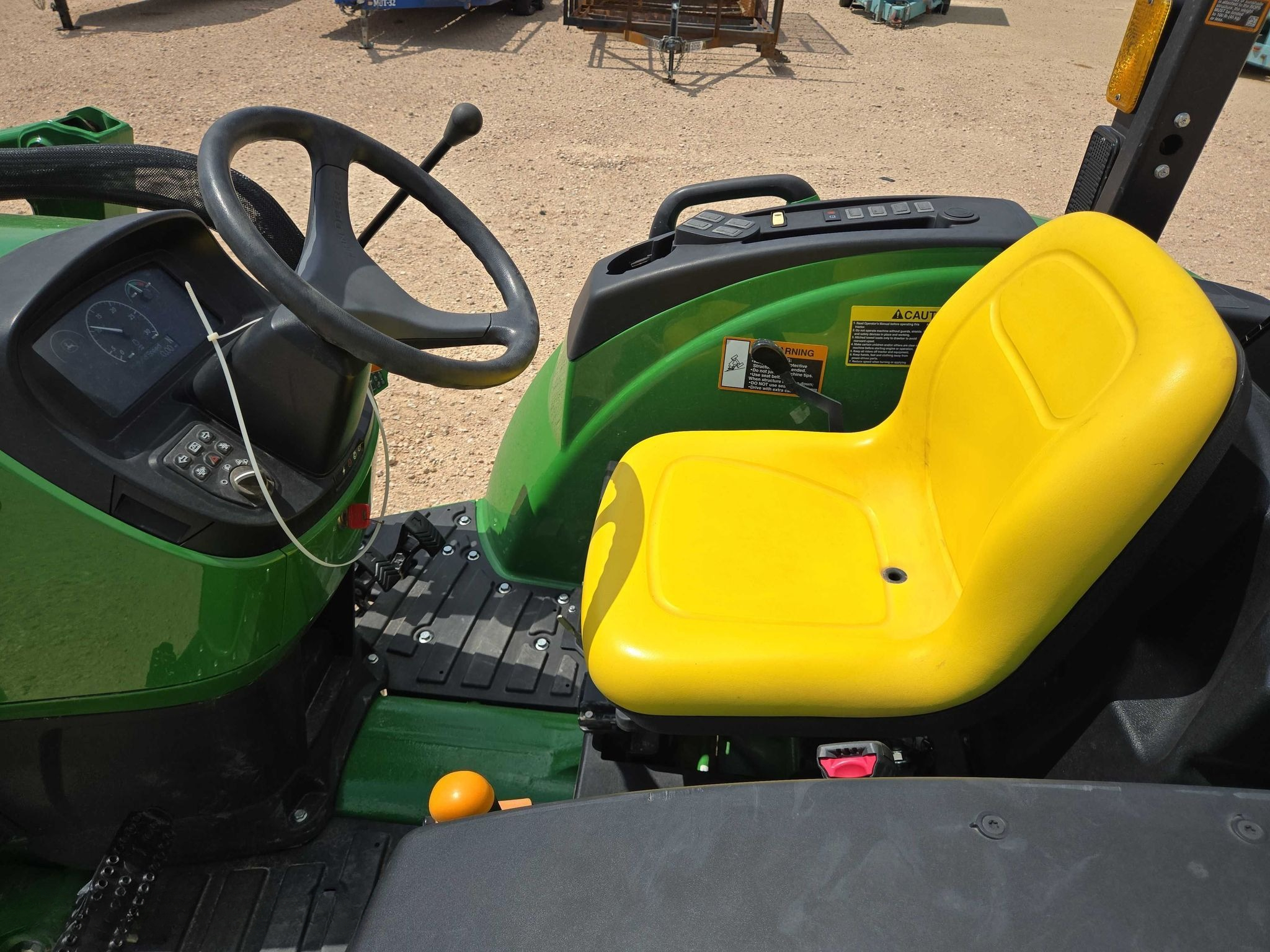 2023 John Deere 4066M Tractor thumbnail 10