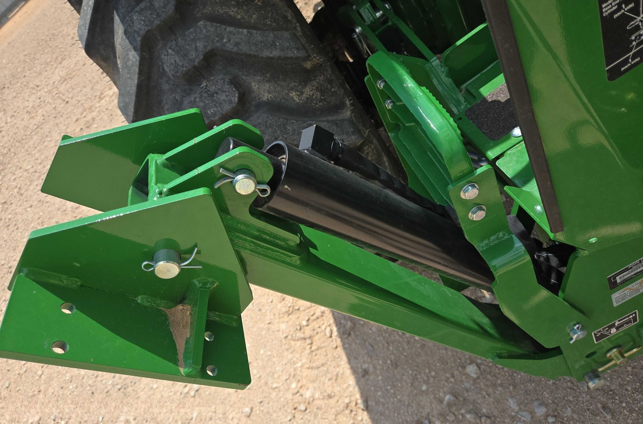 2023 John Deere 4066M Tractor thumbnail 6