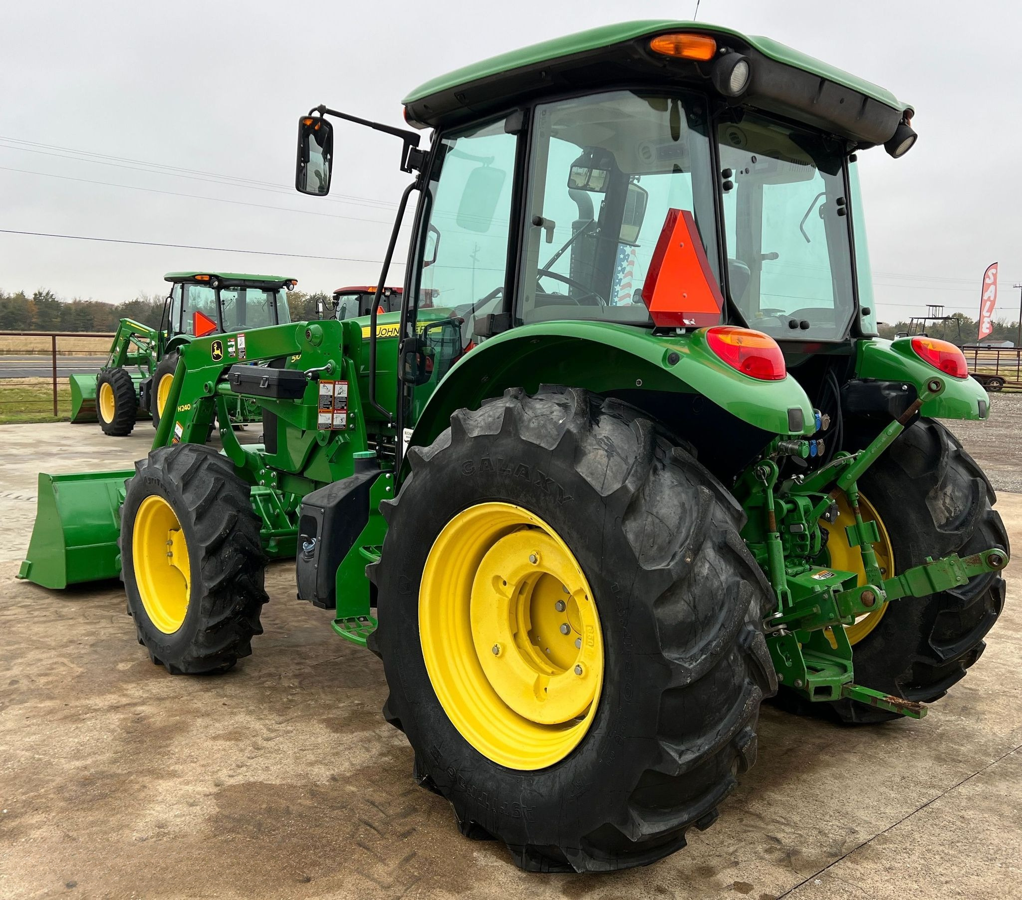 2017 John Deere 5100E MFWD Tractor thumbnail 4
