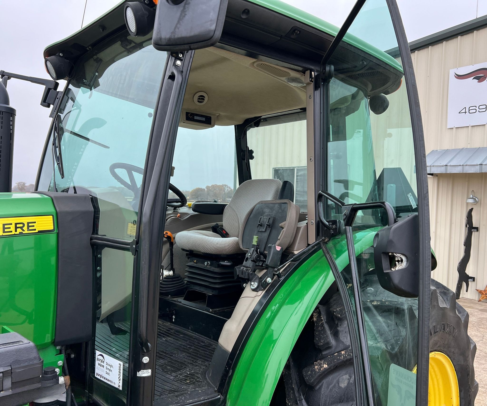 2017 John Deere 5100E MFWD Tractor thumbnail 5
