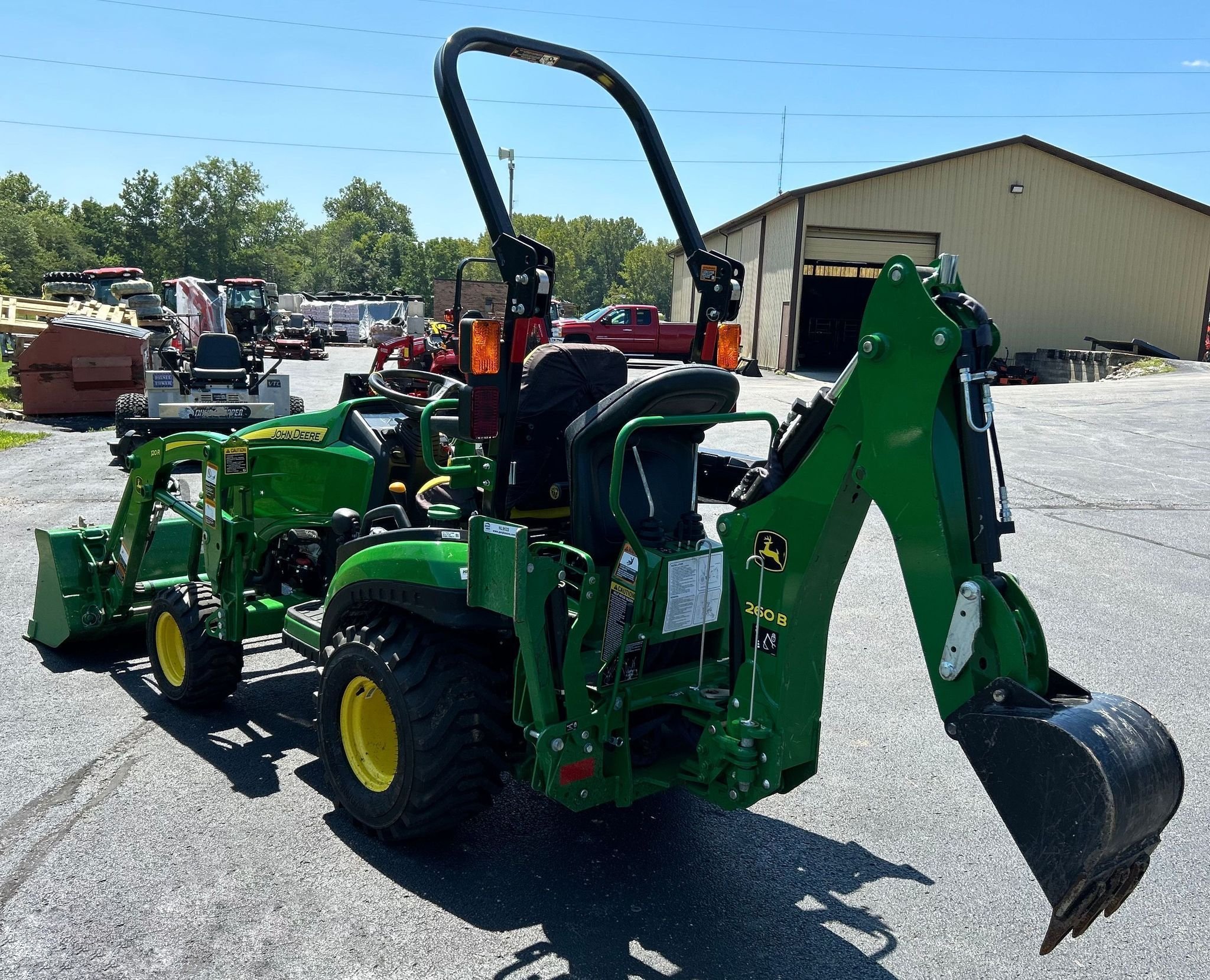 2019 John Deere 1025R thumbnail 4