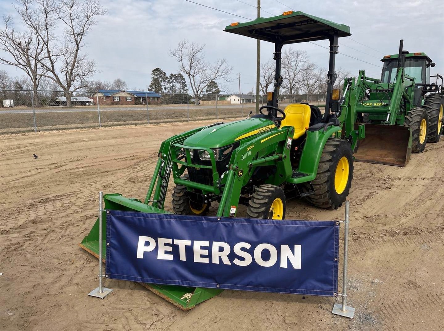2022 John Deere 3032E - Image 1