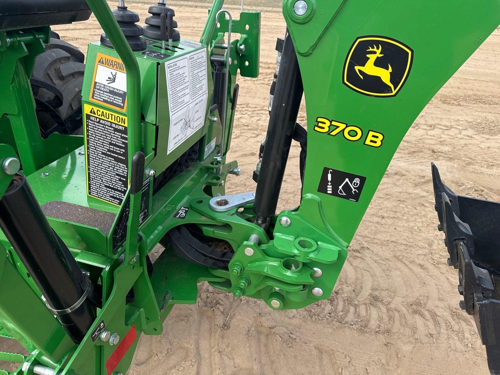 2022 John Deere 3032E thumbnail 5