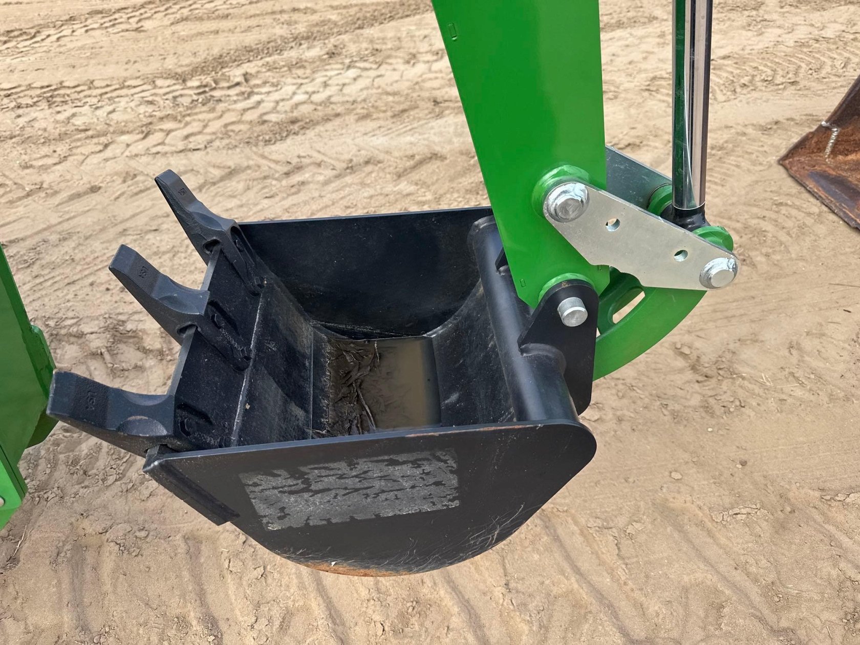 2022 John Deere 3032E thumbnail 6