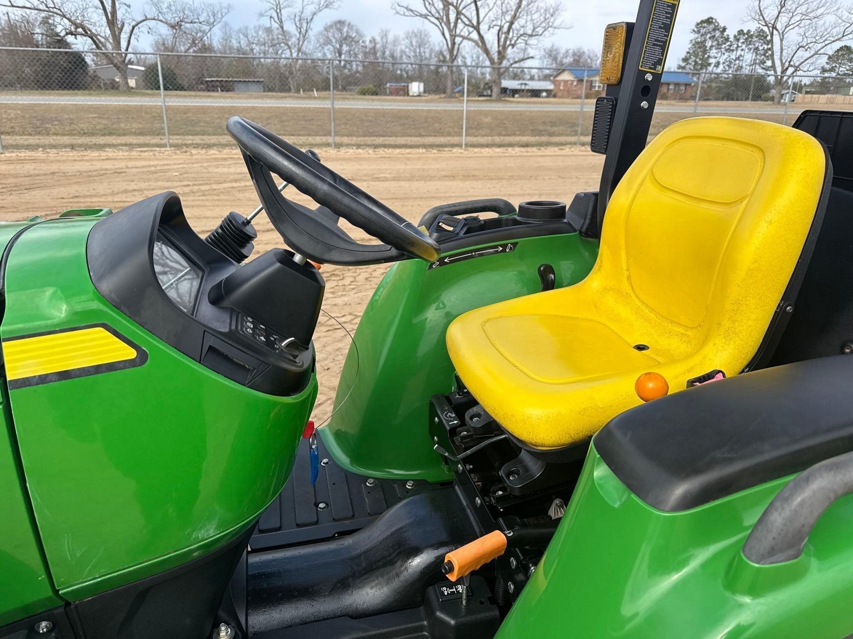 2022 John Deere 3032E thumbnail 9