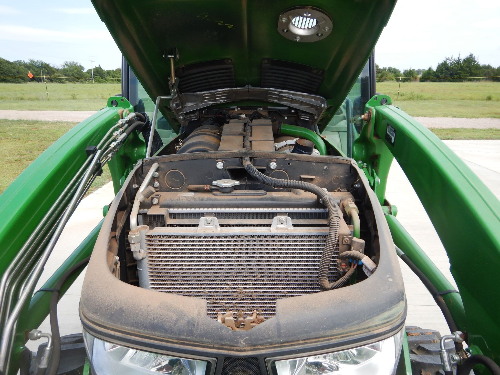 2021 John Deere 3039R thumbnail 10