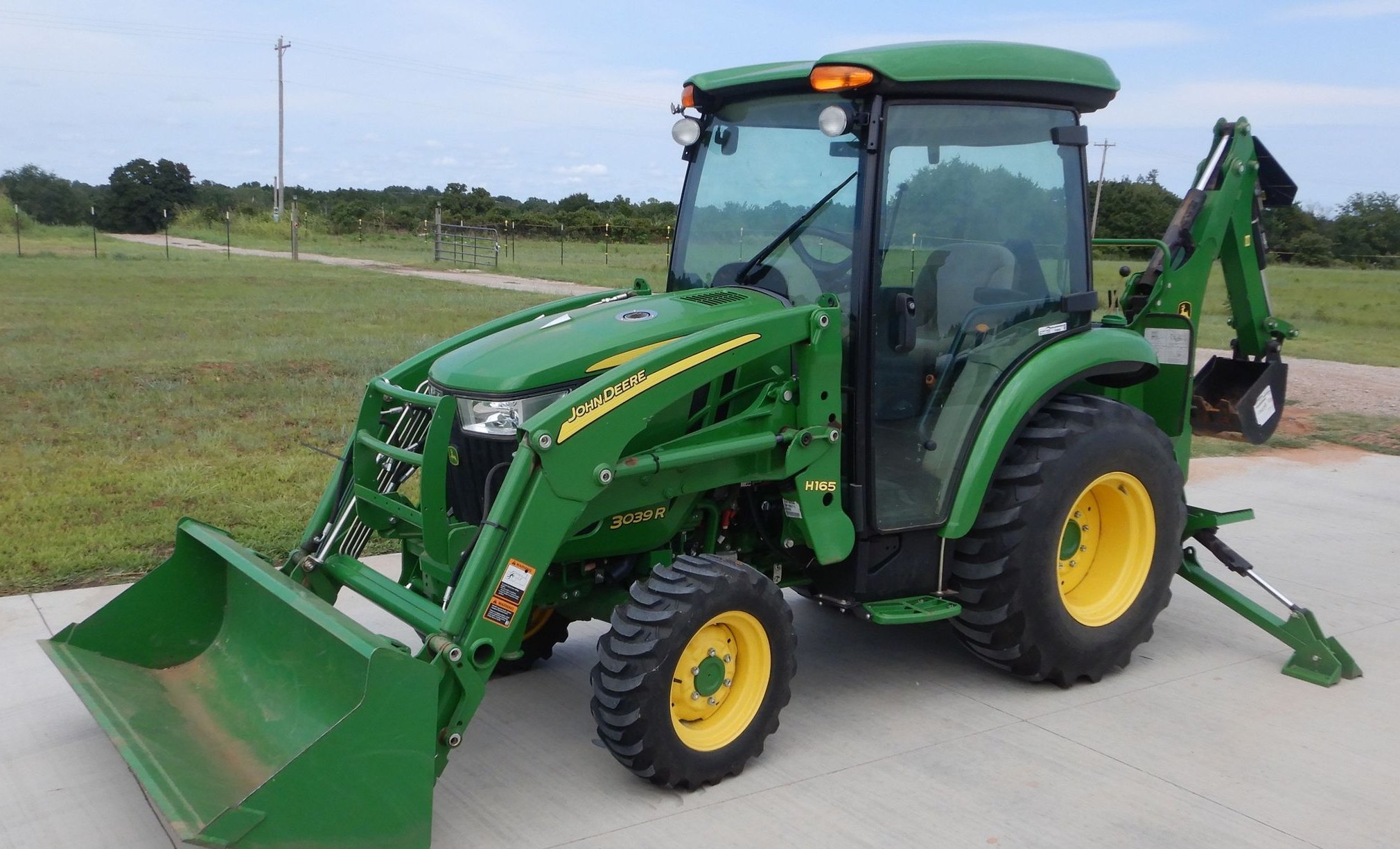 2021 John Deere 3039R thumbnail 3