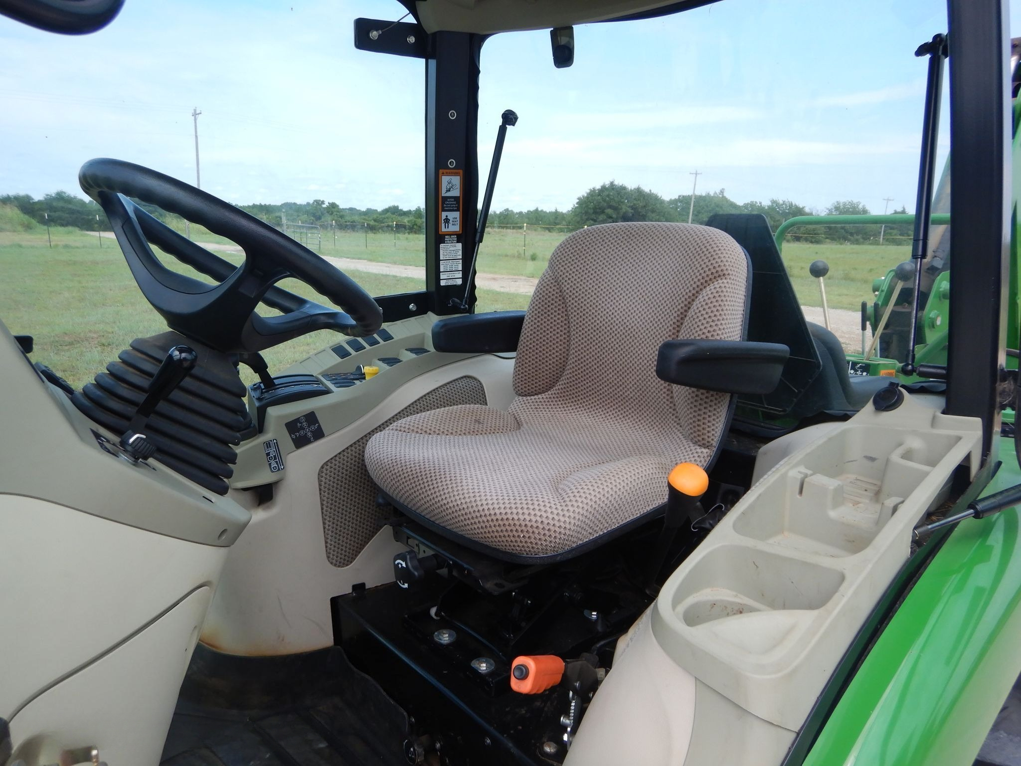 2021 John Deere 3039R thumbnail 6